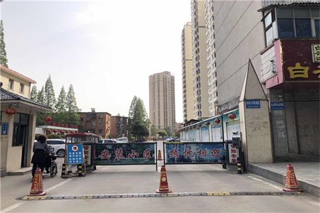 南阳欣城一楼80平两室精装带储藏室70万可按揭